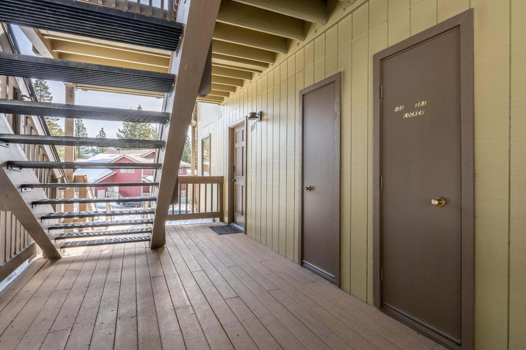 ממות' לייקס Hidden Valley Village #103 Nicely Updated 1 Bedroom 1 Bathroom Condo Short 10 Min Walk From Village חדר תמונה