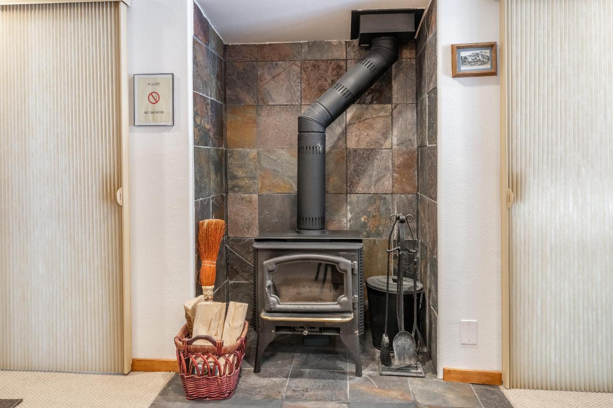 ממות' לייקס Hidden Valley Village #103 Nicely Updated 1 Bedroom 1 Bathroom Condo Short 10 Min Walk From Village חדר תמונה