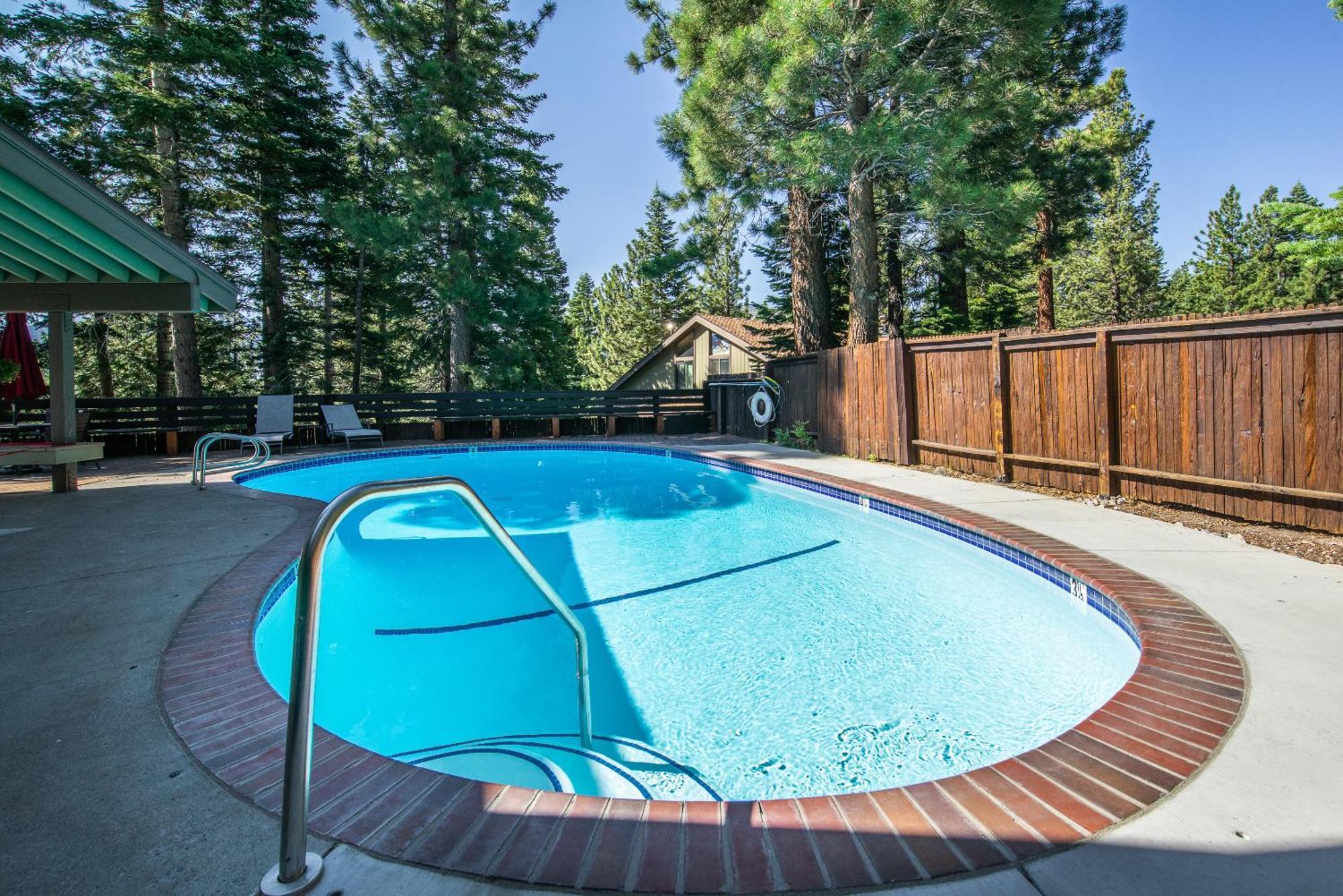 ממות' לייקס Hidden Valley Village #103 Nicely Updated 1 Bedroom 1 Bathroom Condo Short 10 Min Walk From Village חדר תמונה